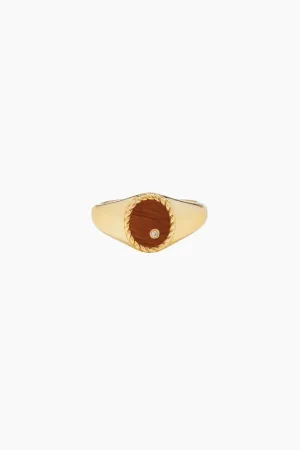 Yvonne Léon Baby Tiger Eye Oval Chevalière Ring - Yellow Gold